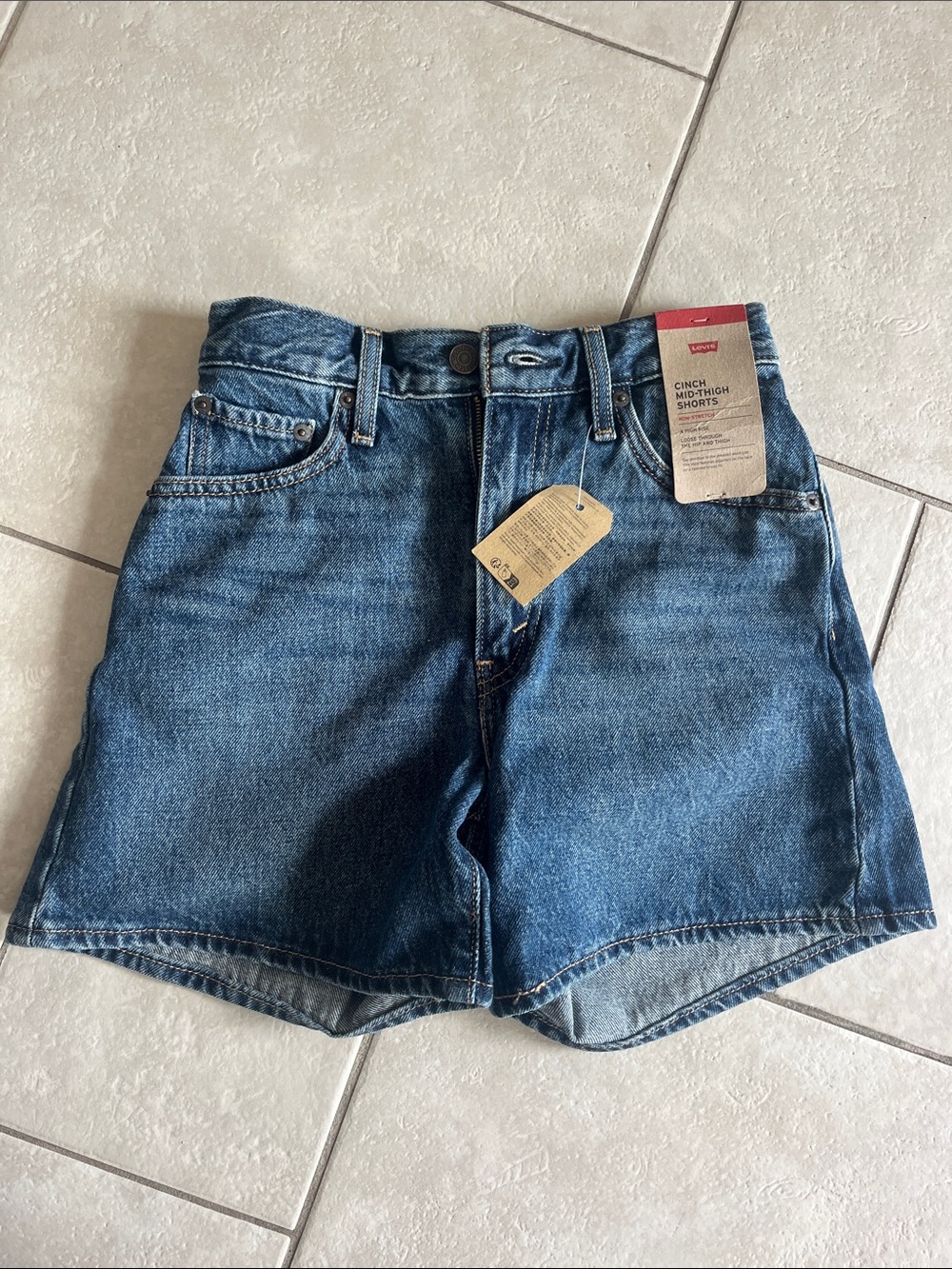 Levi's Women's Blue Denim Cinch Mid-Thigh High Rise Shorts